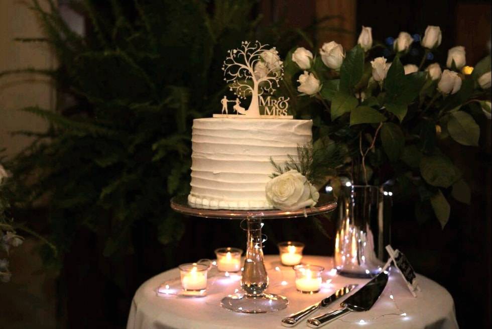 红杉和国王峡谷国家公园的婚礼蛋糕雷竞技app下载链接雷电竞官网ios版找哈哈电竞
